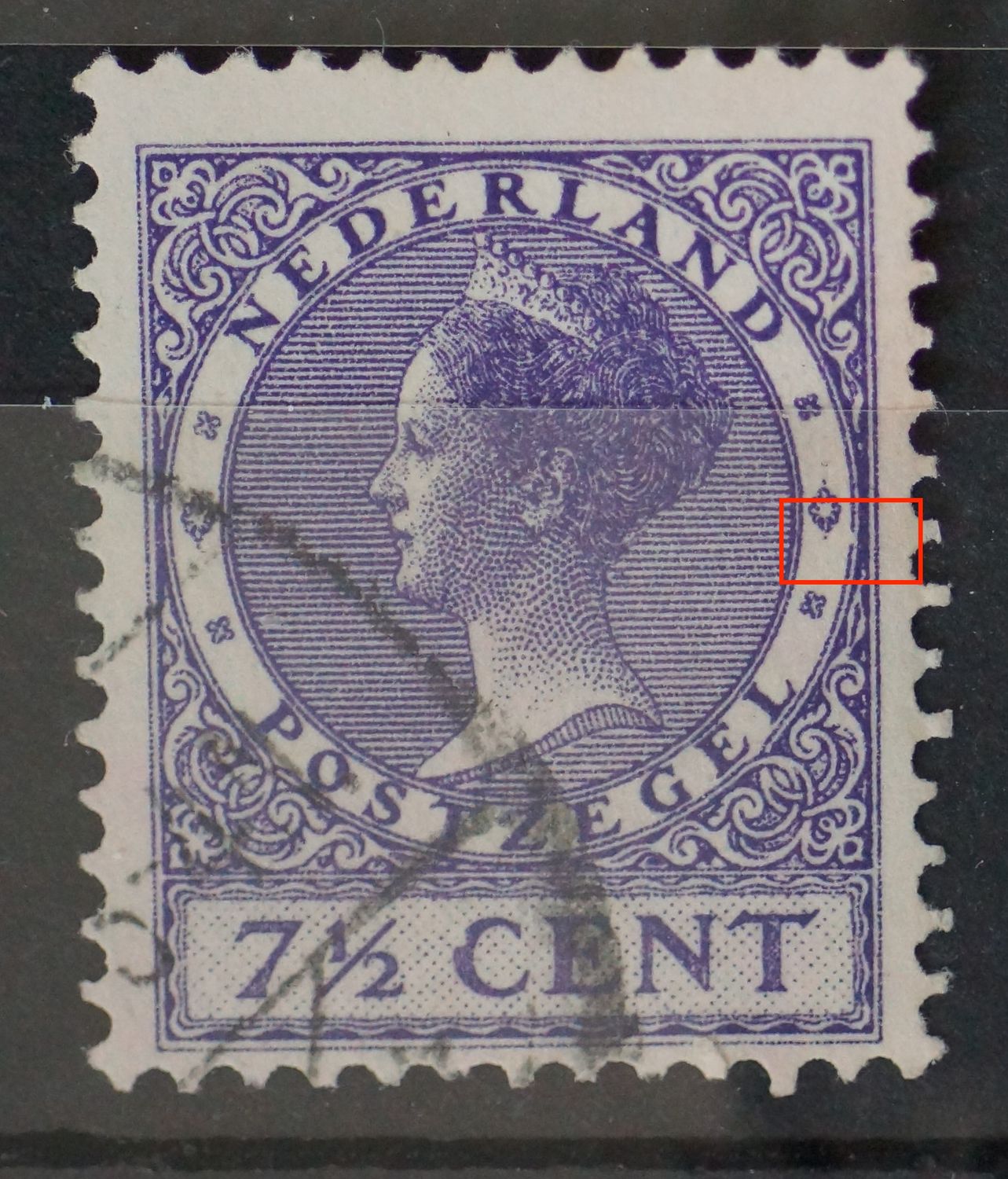 NVPH 180 - breuk in rand medaillon rechts