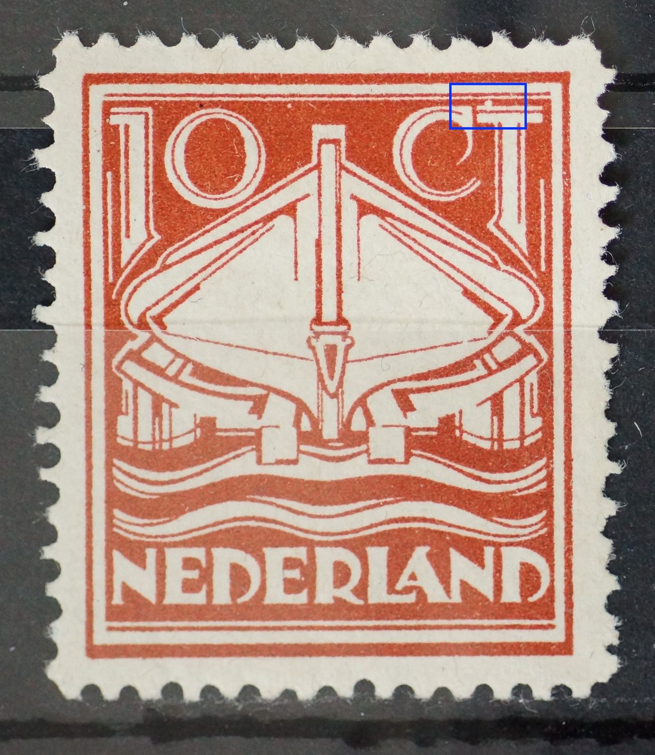 NVPH 140 - witte vlek bovenop de T van CT (140 PM)