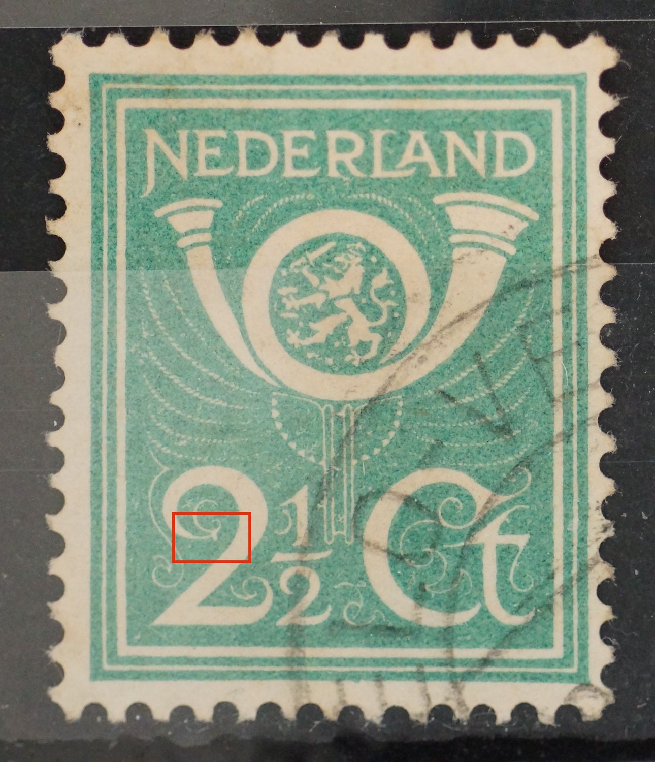 NVPH 112 - witte vlek aan de krul van de grote 2