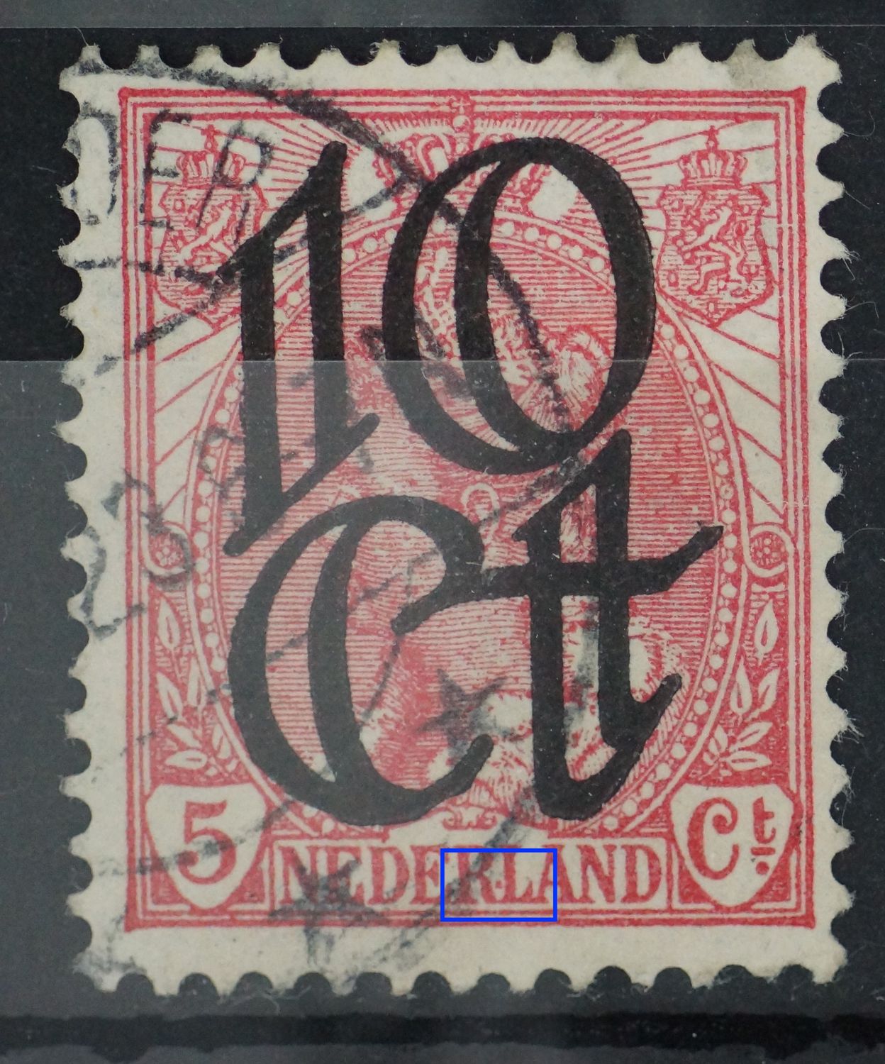 NVPH 117 - rode punt tussen RL van NEDERLAND