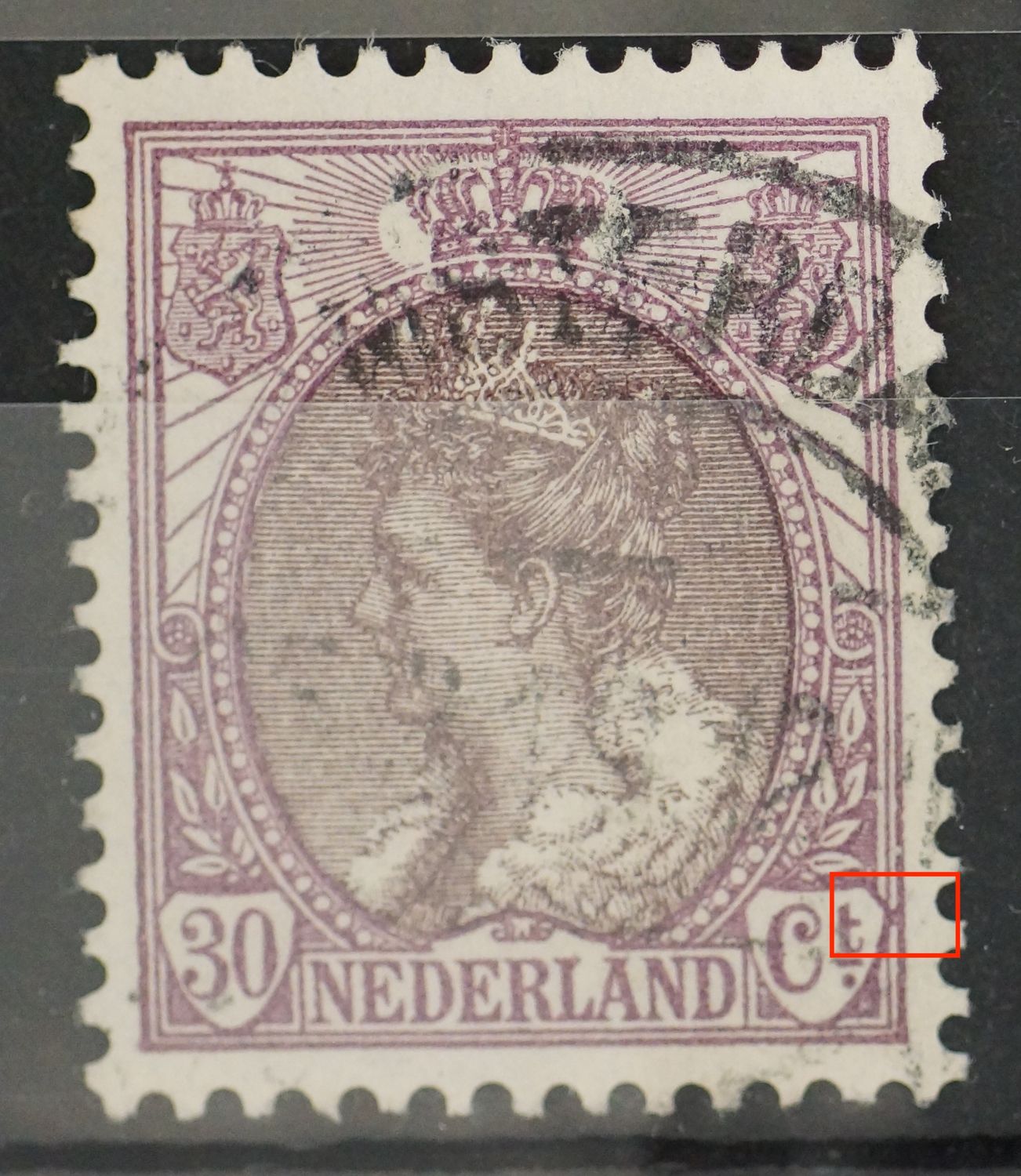 NVPH 72 - violette vlek rechts naast schild rondom Ct.
