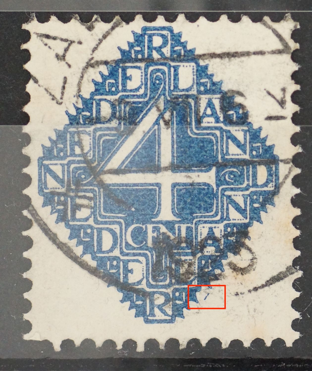 NVPH 113 - diagonaal blauw streepje rechtsonder het zegelbeeld