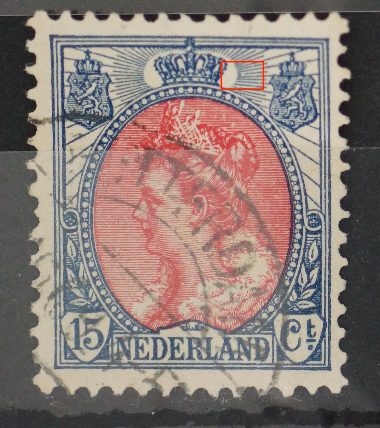 NVPH 65 - breuk in straal rechts van kroon
