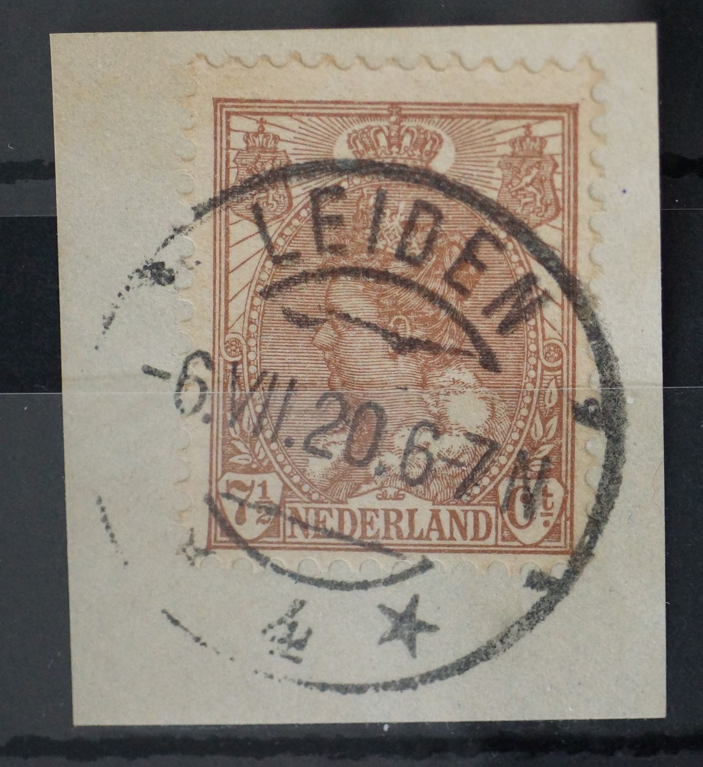 Leiden 4 op NVPH 61