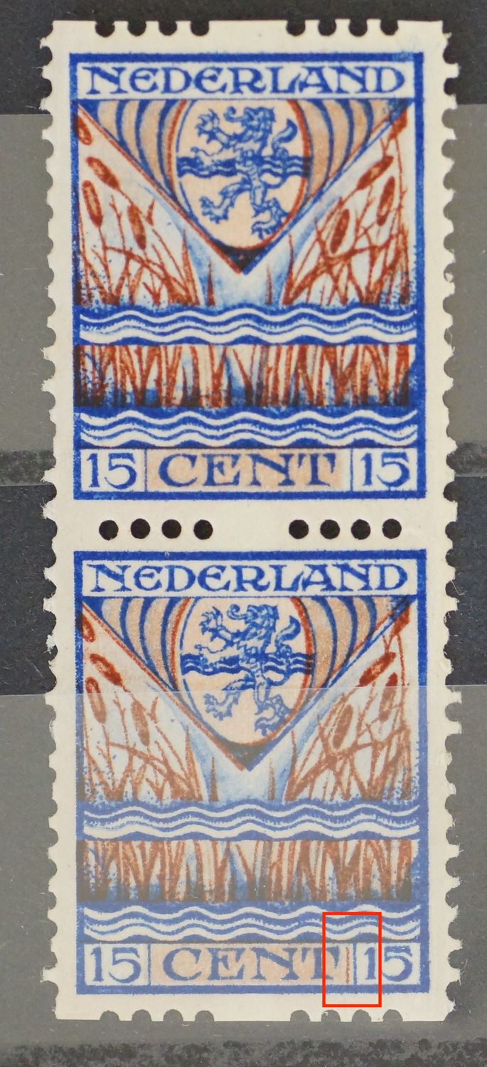 NVPH R81 (paar) - verticale bruine streep rechts van CENT (onderste zegel)