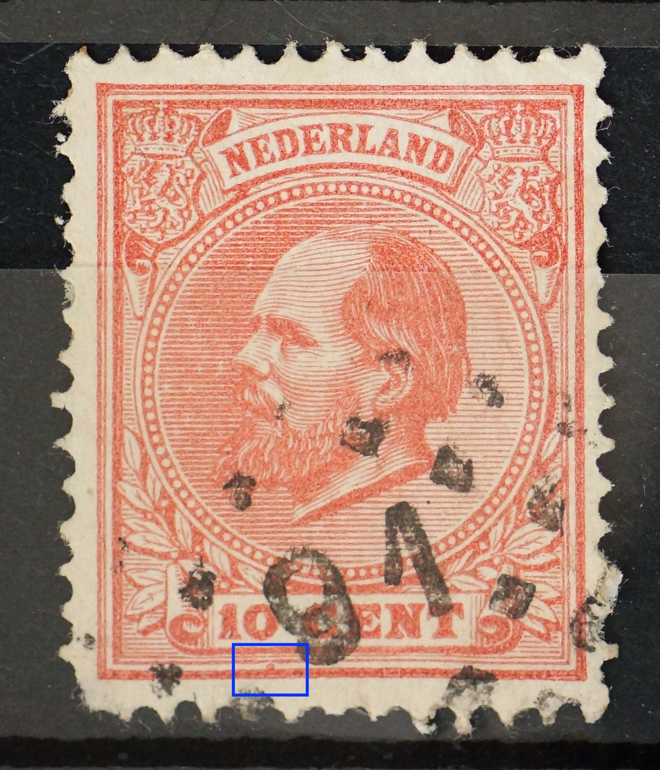 NVPH 21 - rode vlek onder  de 0 van 10