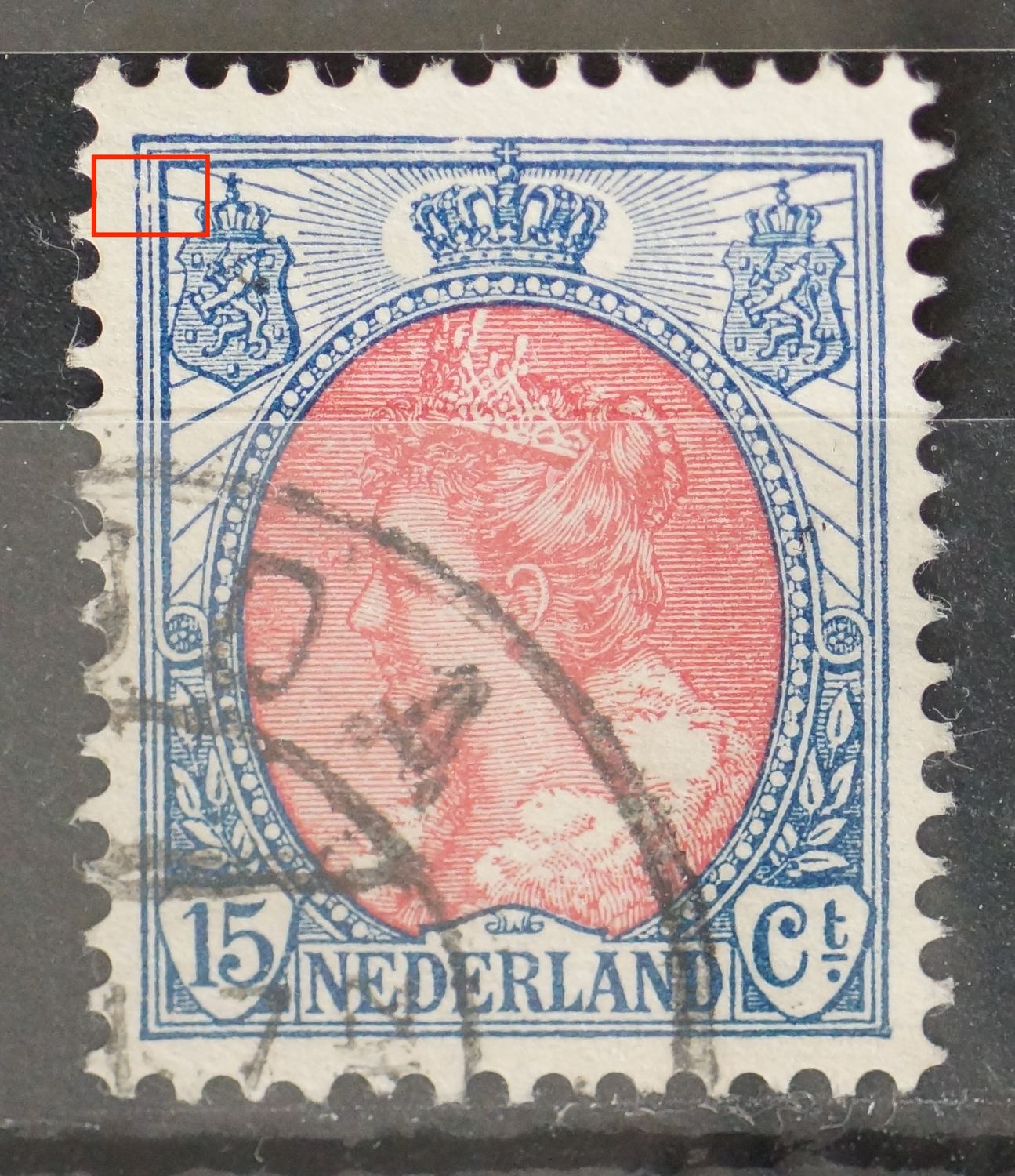 NVPH 65 - breuk in kaderlijn links bij linker wapenschild NVPH 65 - breuk in kaderlijn links bij linker wapenschild