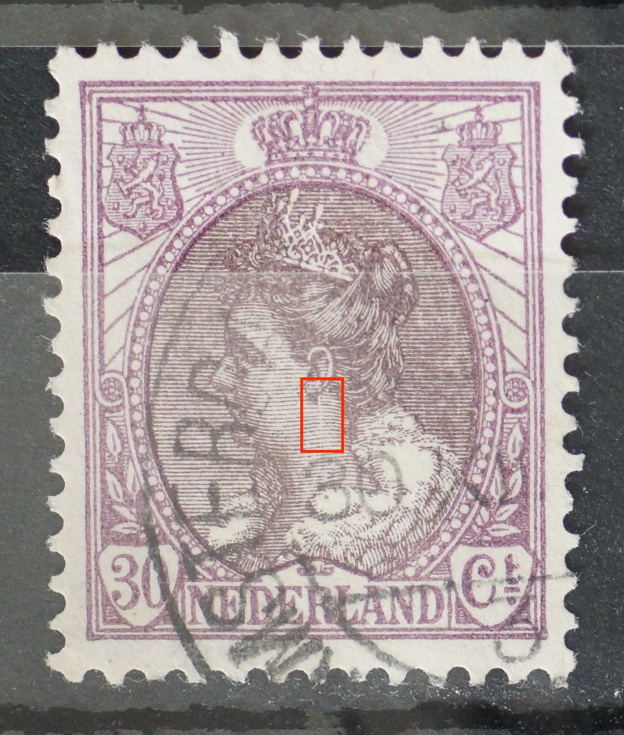 NVPH 72 - verticale witte kras onder de kin