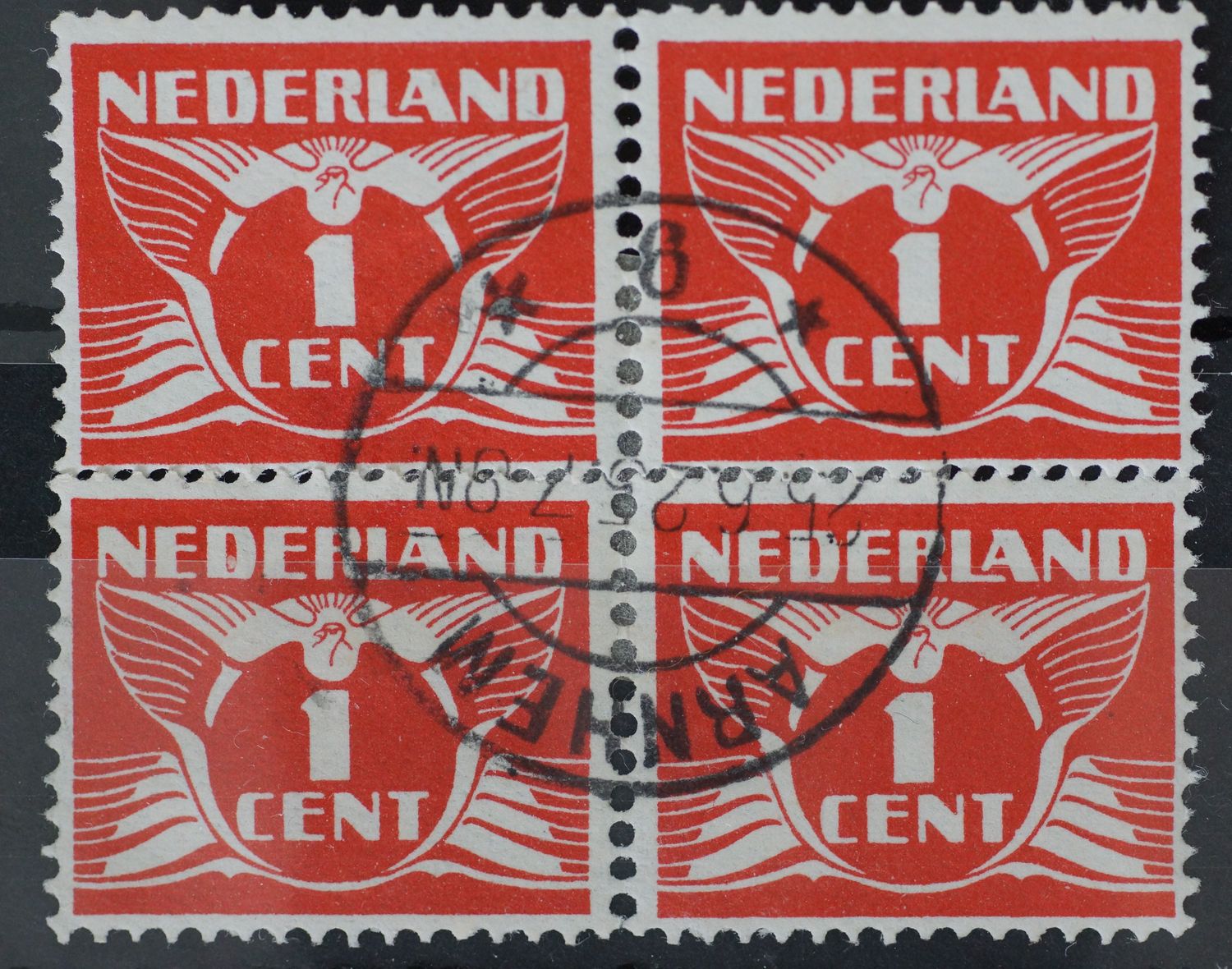 Arnhem 9 op NVPH 144 (2 paren) Arnhem 9 op NVPH 144 (2 paren)