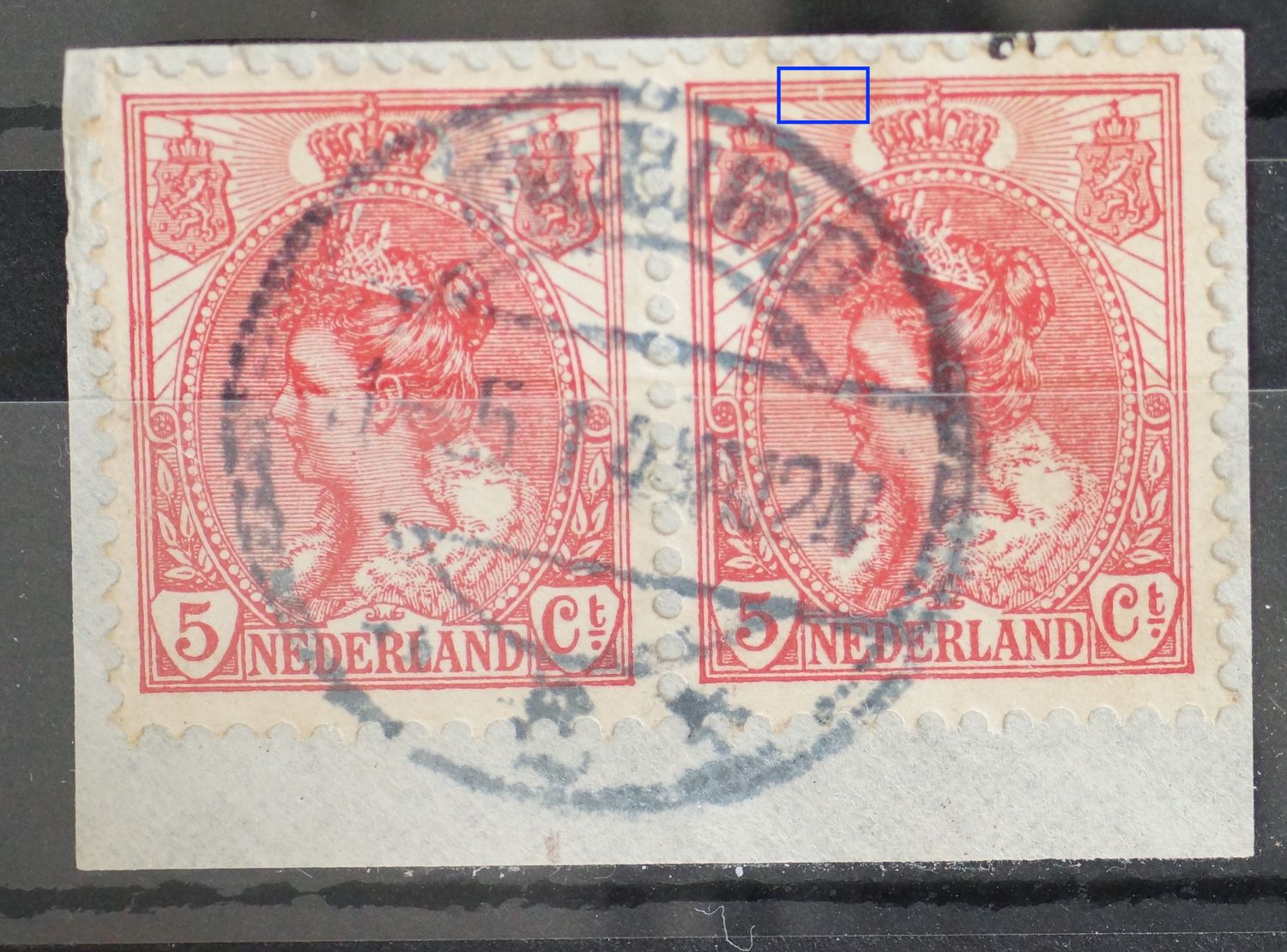 NVPH 60 (paar) - breuk in kaderlijnen boven, links (rechter zegel) NVPH 60 (paar) - breuk in kaderlijnen boven, links (rechter zegel)