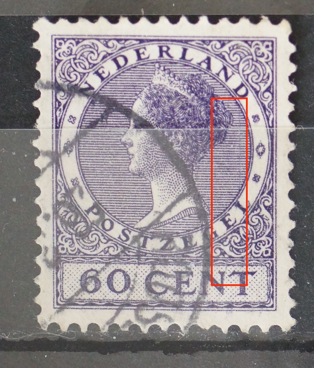 NVPH 162 - gekromde violette graveerkras rechts