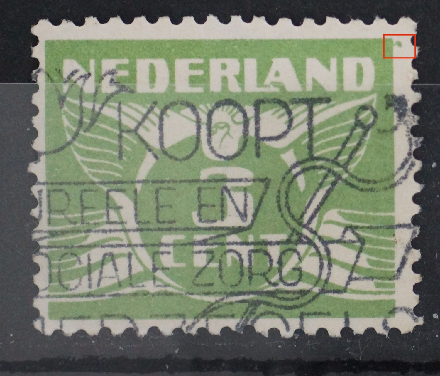 NVPH 175 - groene vlek rechte, boven, buiten het zegelbeeld