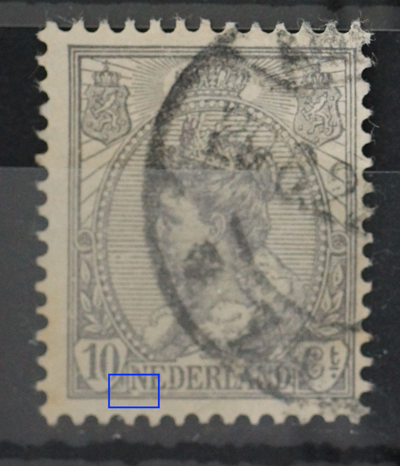 NVPH 81 - breuk in kaderlijn onder de 1e N van NEDERLAND