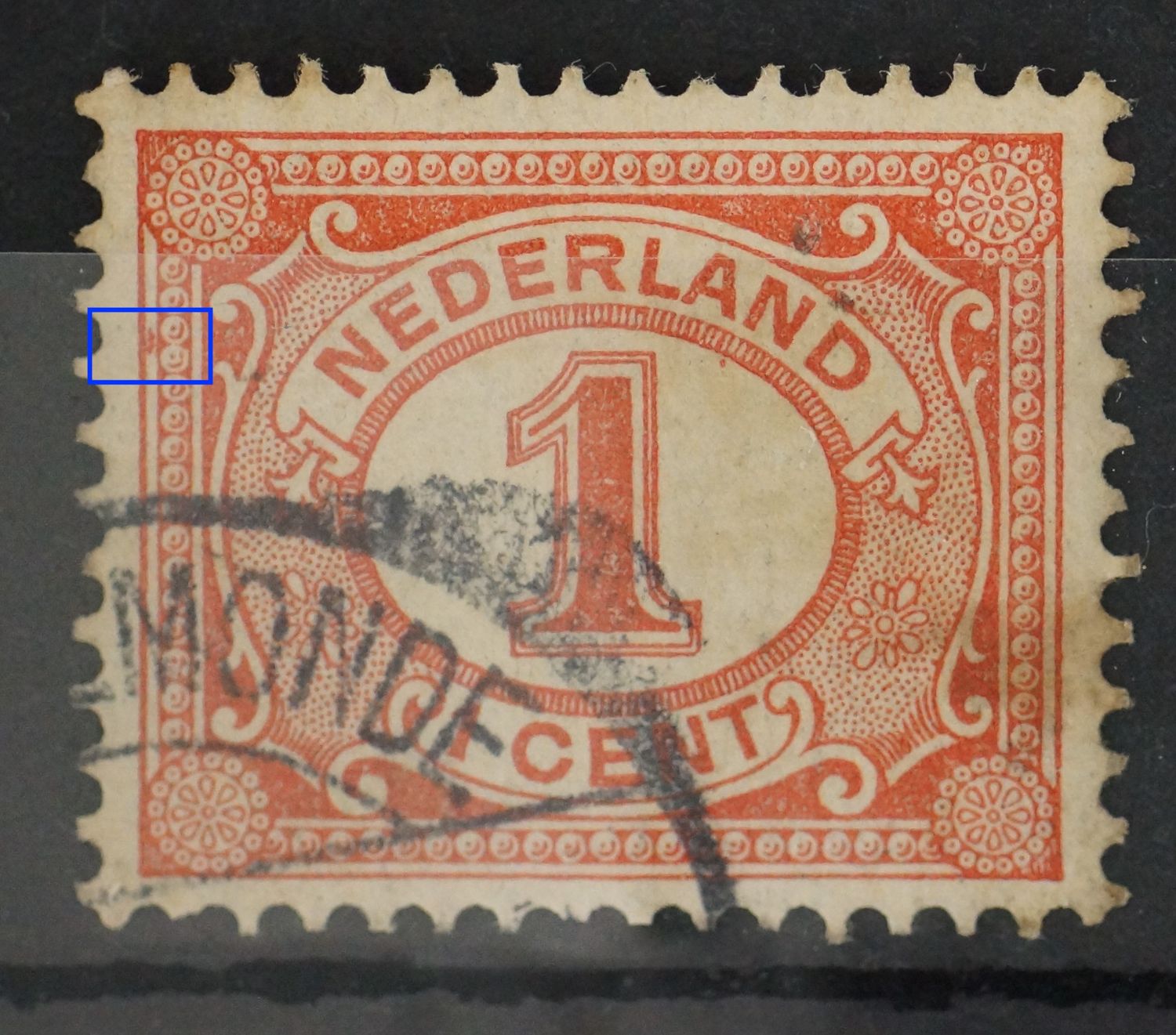 NVPH 51 - rood streepje tussen kaderlijnen links