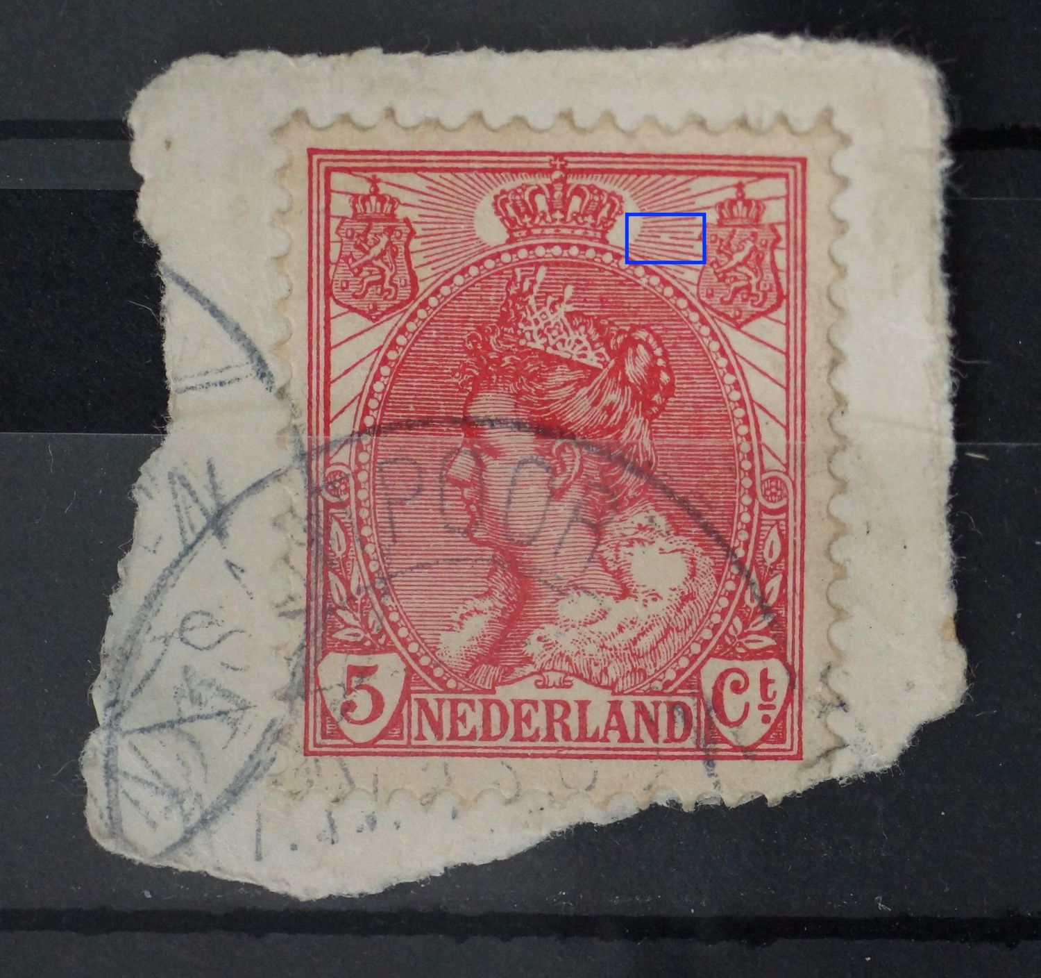 NVPH 60 - breuk in straal rechts van kroon