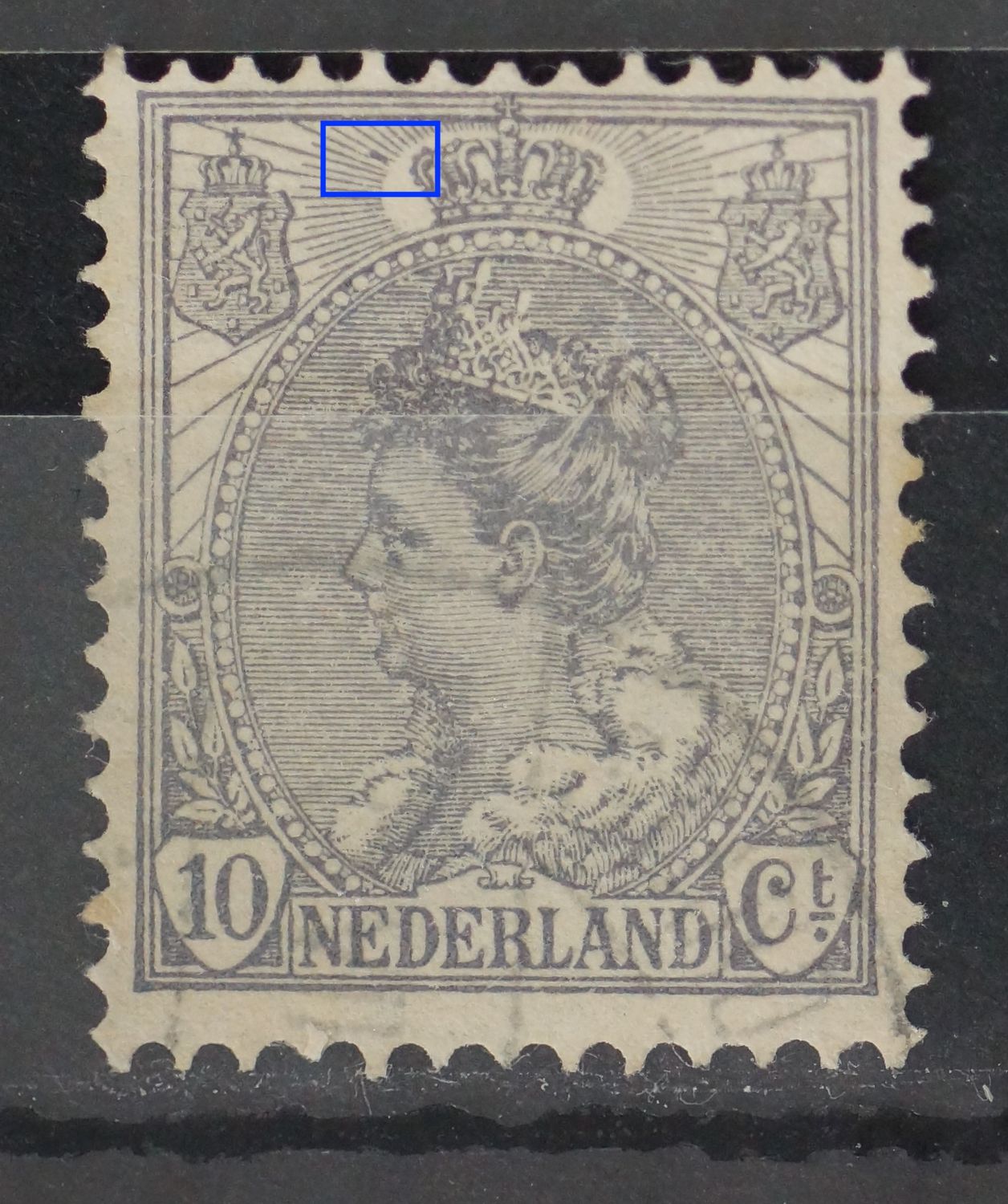 NVPH 62 -grijs balkje tussen de stralen links van de kroon