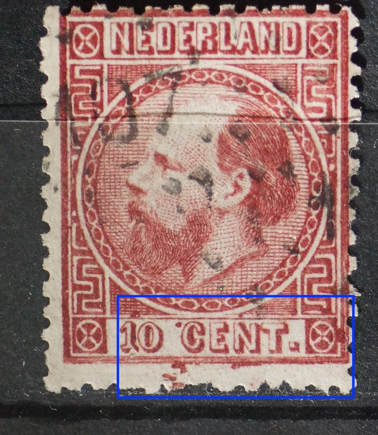 NVPH 8 - veel rode vlekken onderin zegelbeeld NVPH 8 - veel rode vlekken onderin zegelbeeld