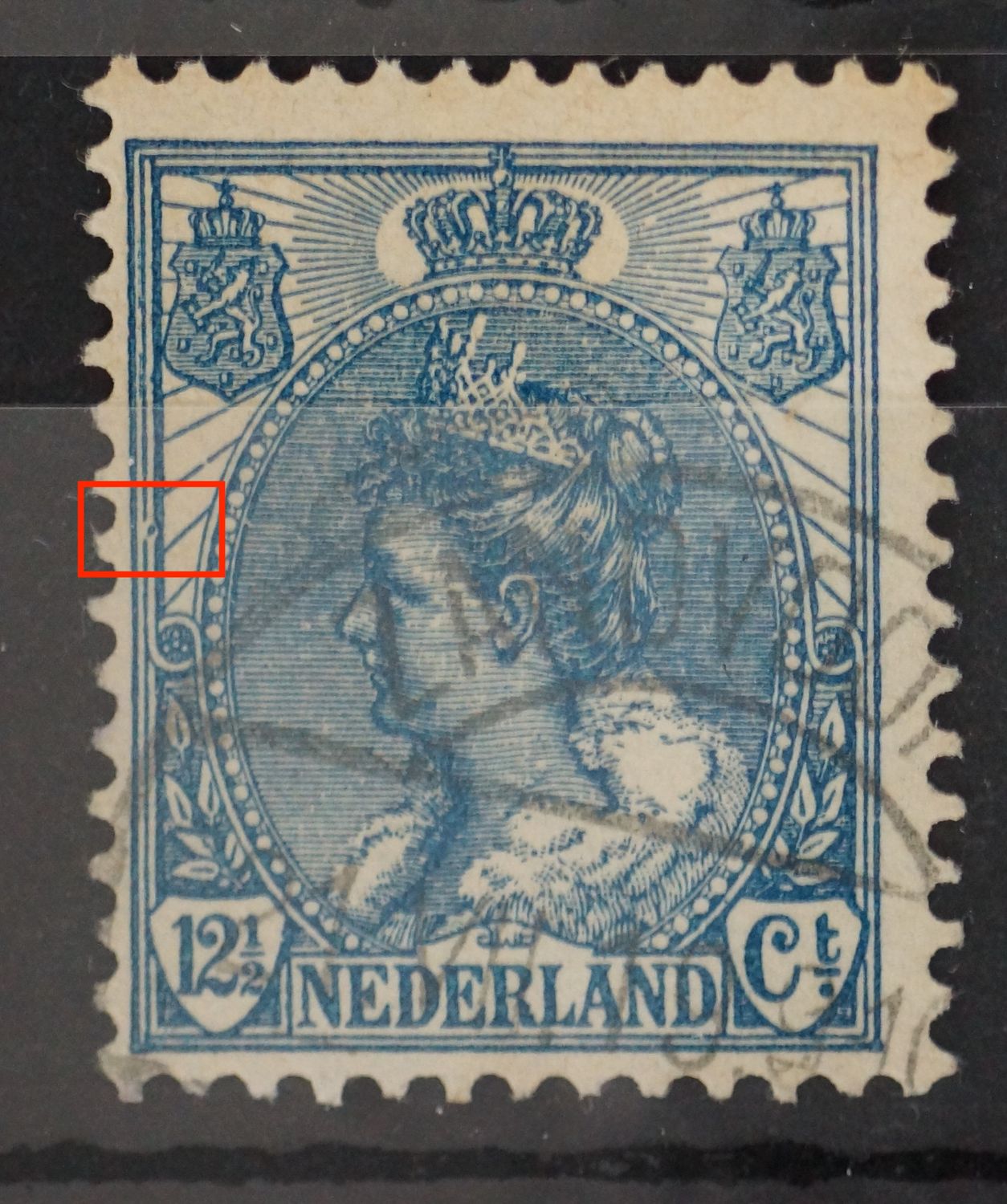 NVPH 63 - blauwe punt tussen kaderlijnen links