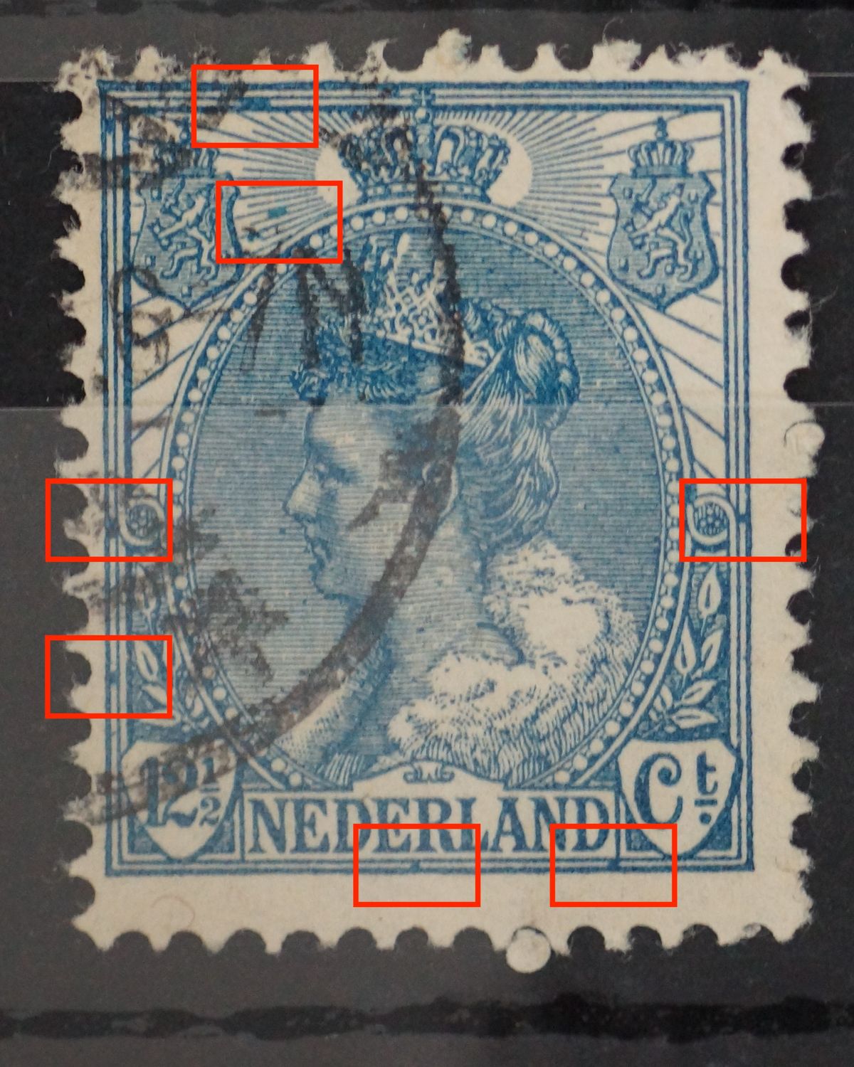 NVPH 63 - groot aantal blauwe vlekken tussen kaderlijnen en elders