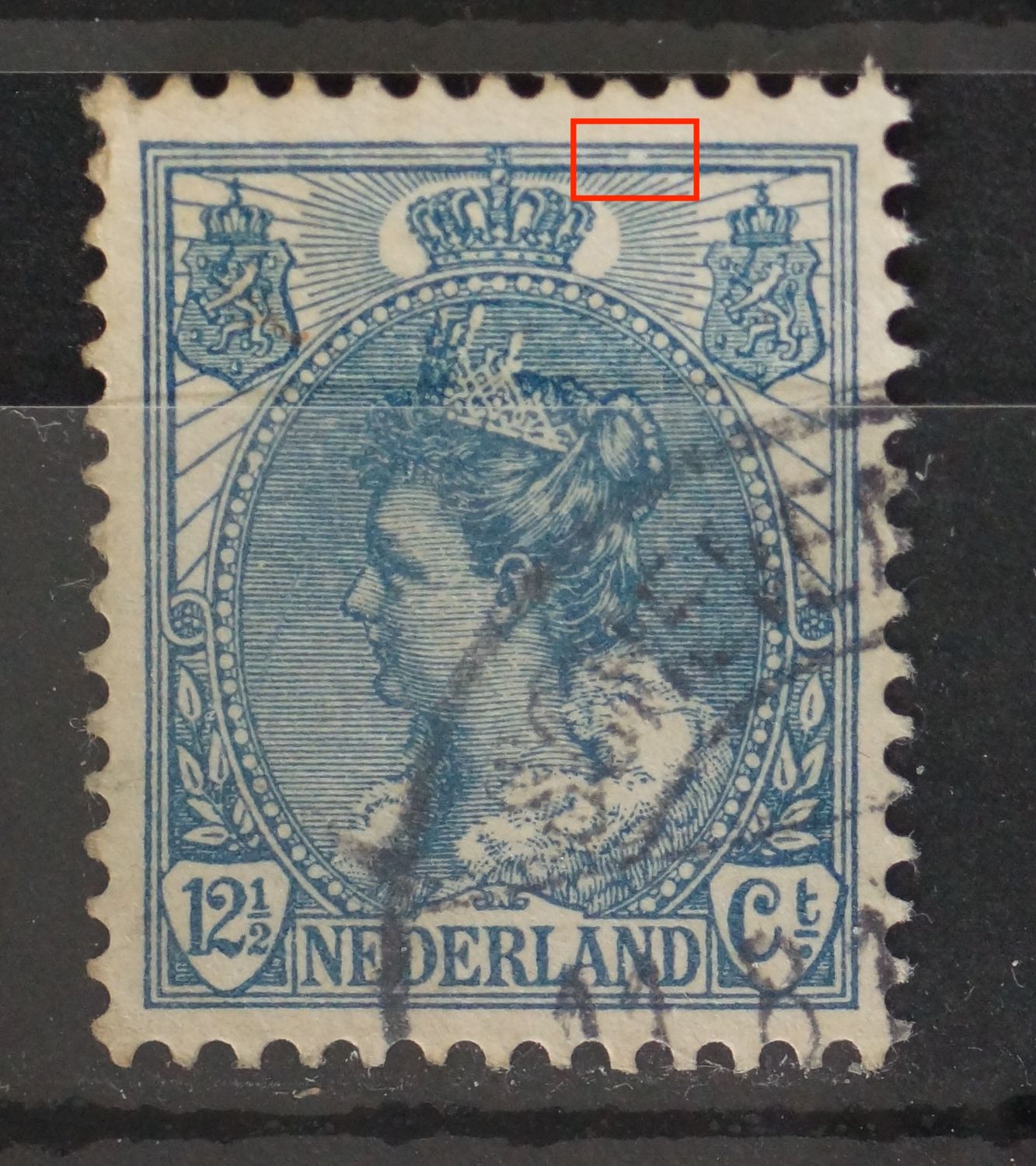 NVPH 63 - breuk in kaderlijn boven NVPH 63 - breuk in kaderlijn boven