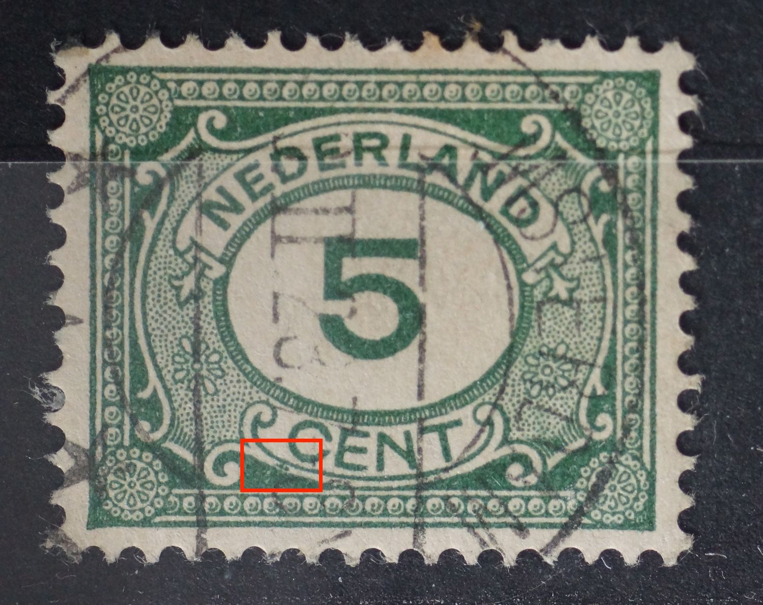 NVPH 107 - groene streep onder de C van CENT