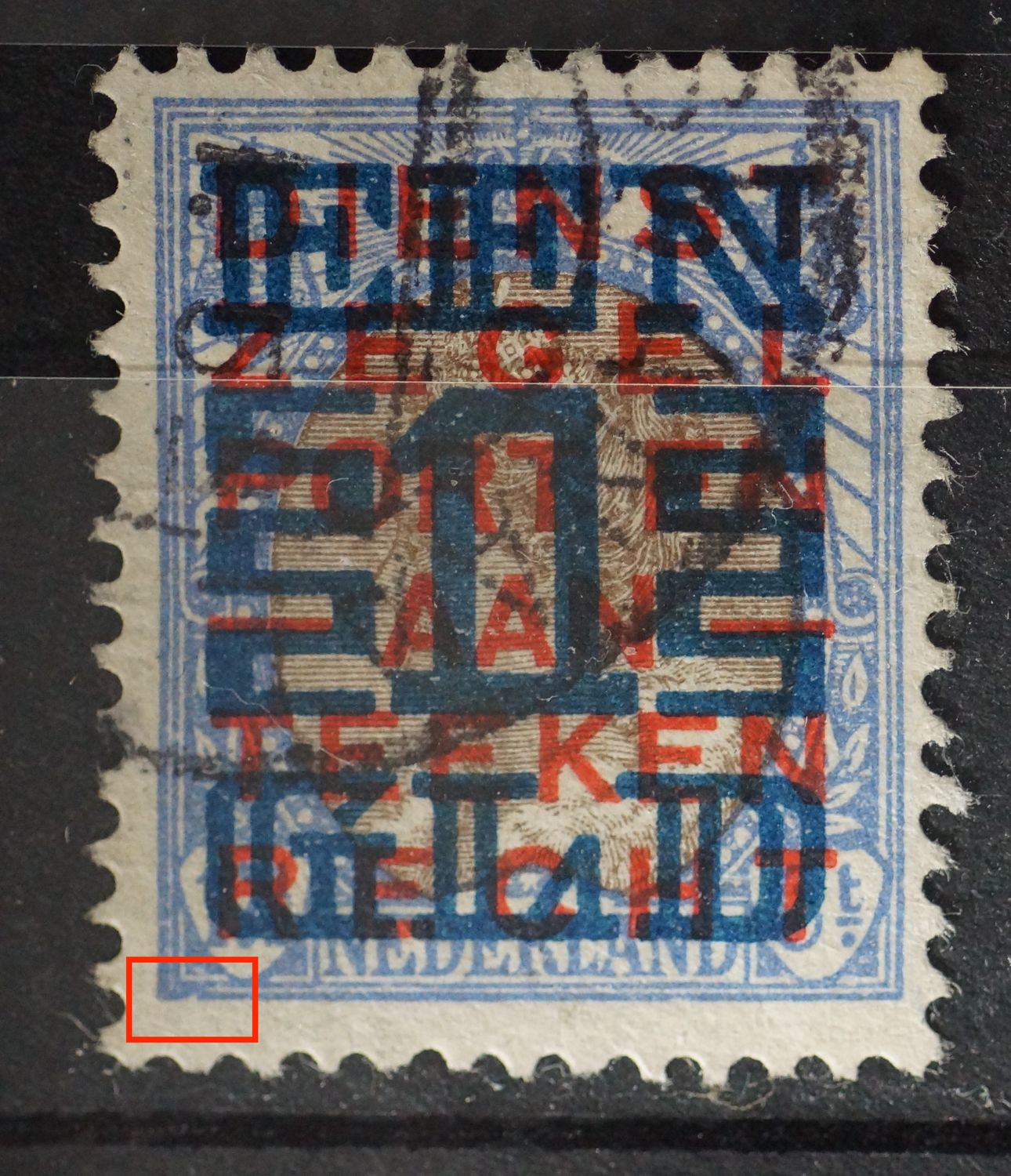 NVPH 133 - beschadiging linker onderhoek NVPH 133 - beschadiging linker onderhoek