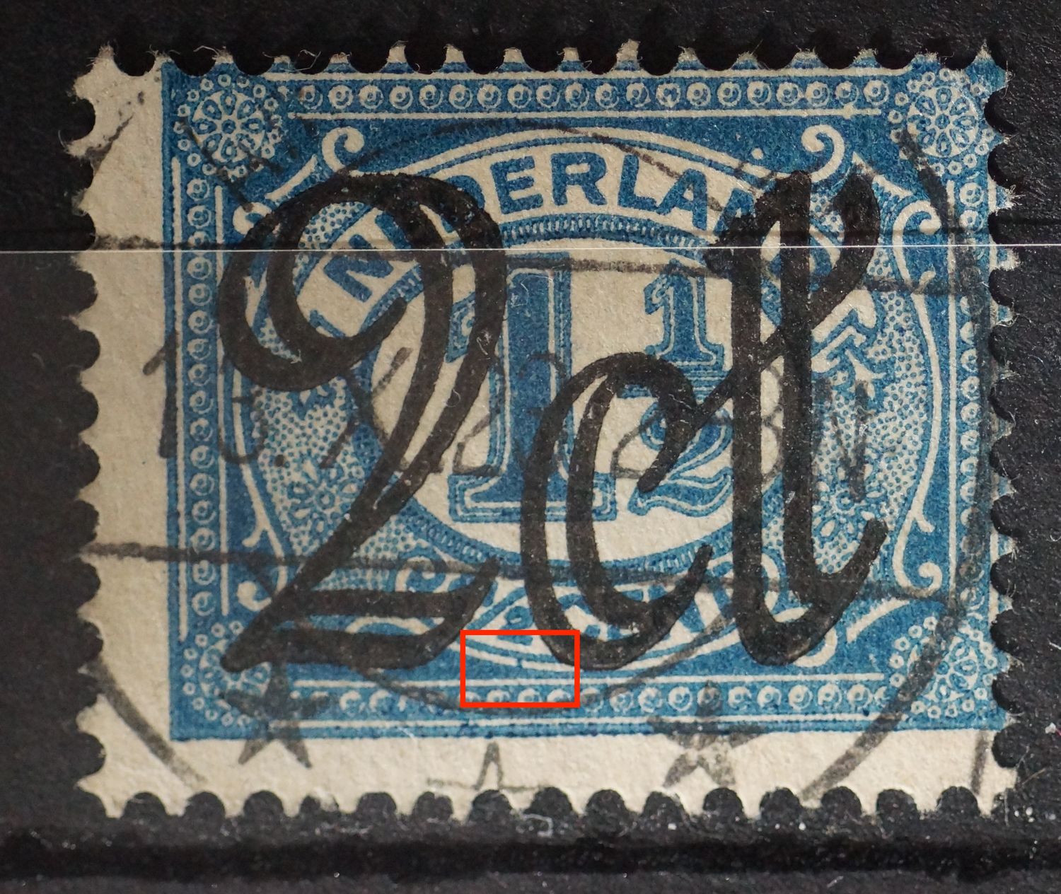 NVPH 115 - blauwe punt onder de kleine 2