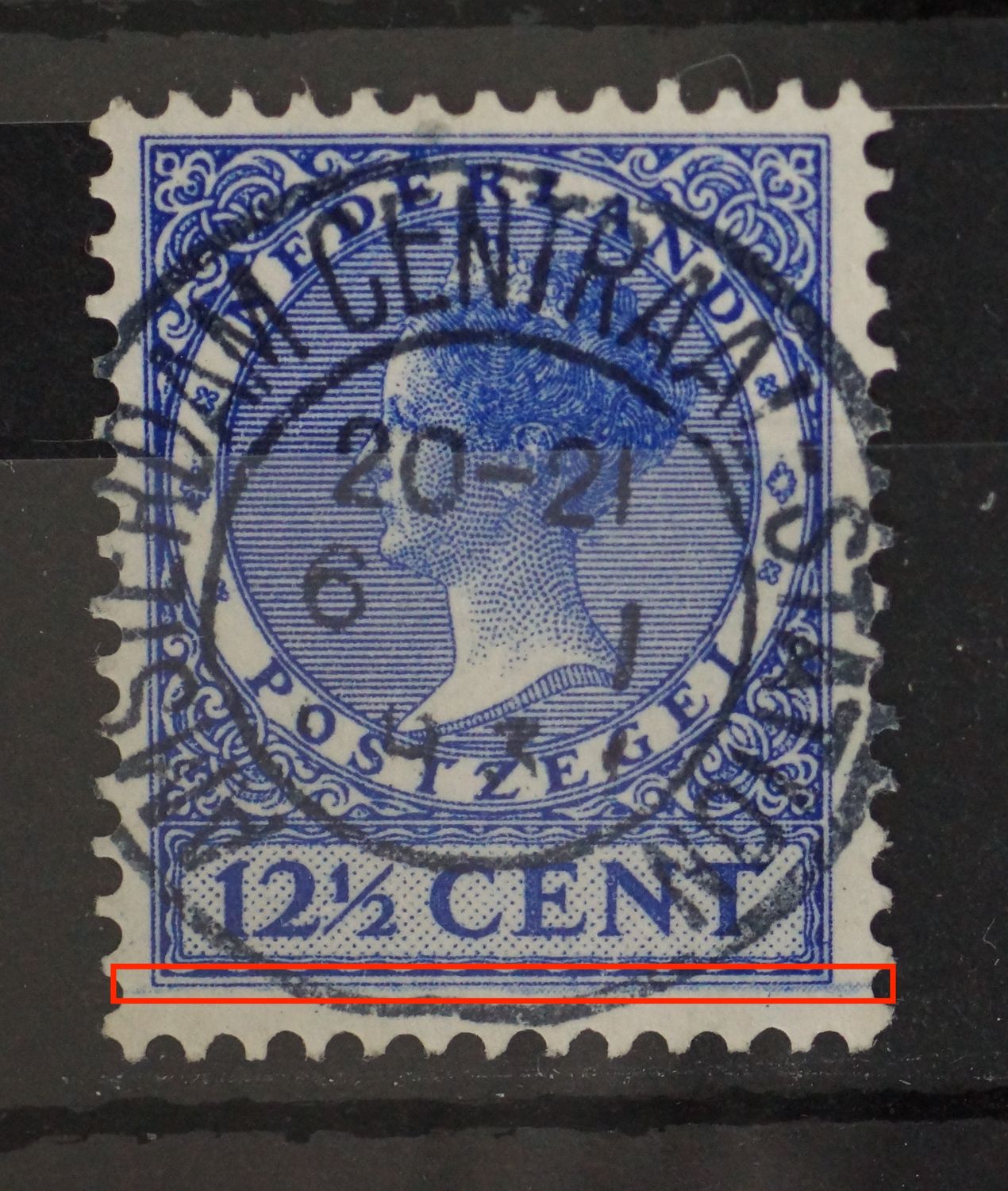 NVPH 185 - extra blauwe lijn onder het zegelbeeld oer de volle breedte