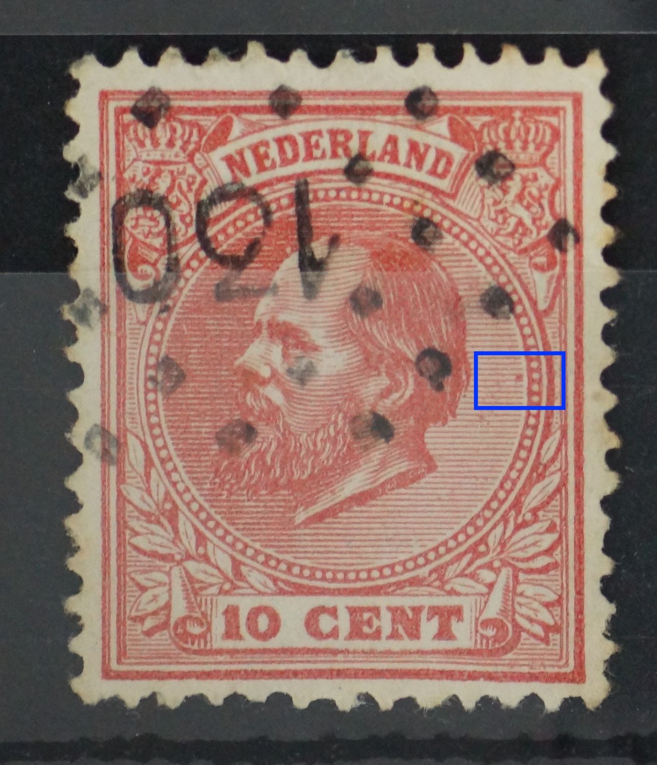 NVPH 21 - rode vlek tussen arcering rechts NVPH 21 - rode vlek tussen arcering rechts