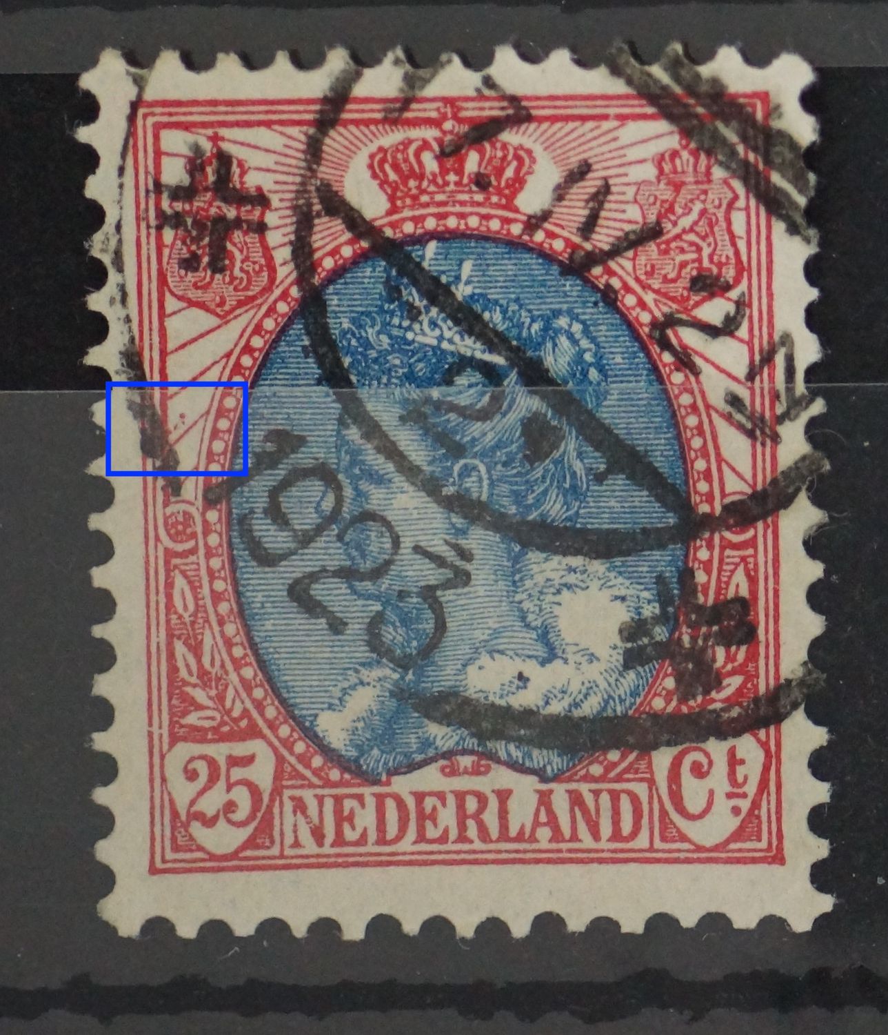 NVPH 71 - rode vlekjes boven straal links NVPH 71 - rode vlekjes boven straal links