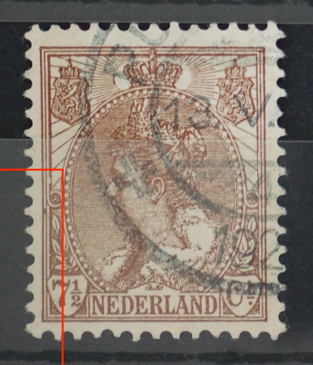 NVPH 61 - breuk in kaderlijn links en bruine vlek daaronder NVPH 61 - breuk in kaderlijn links en bruine vlek daaronder