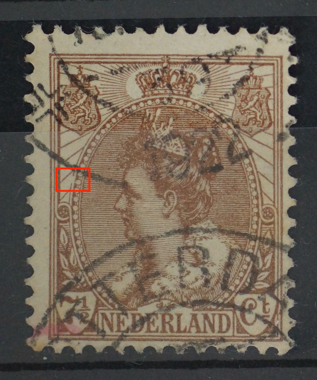 NVPH 61 - breuk in rand medaillon links