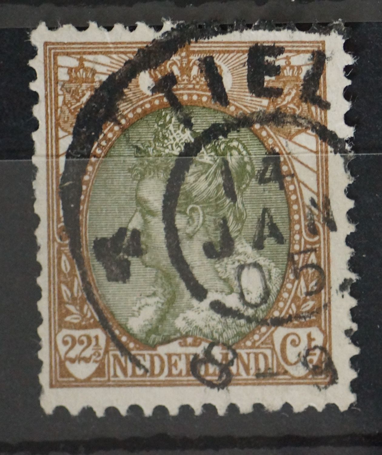 Tiel op NVPH 70 (dun plekje achter)