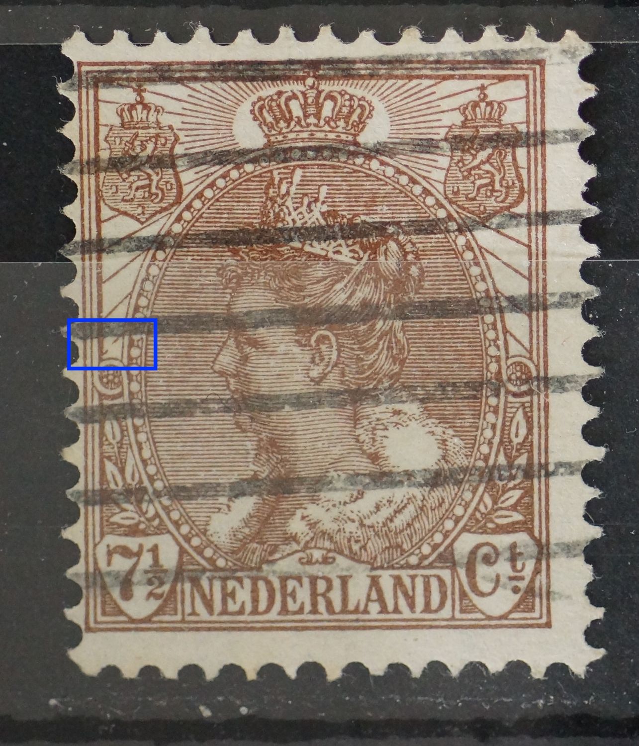 NVPH 61 - breuk in straal boven linker rozet NVPH 61 - breuk in straal boven linker rozet