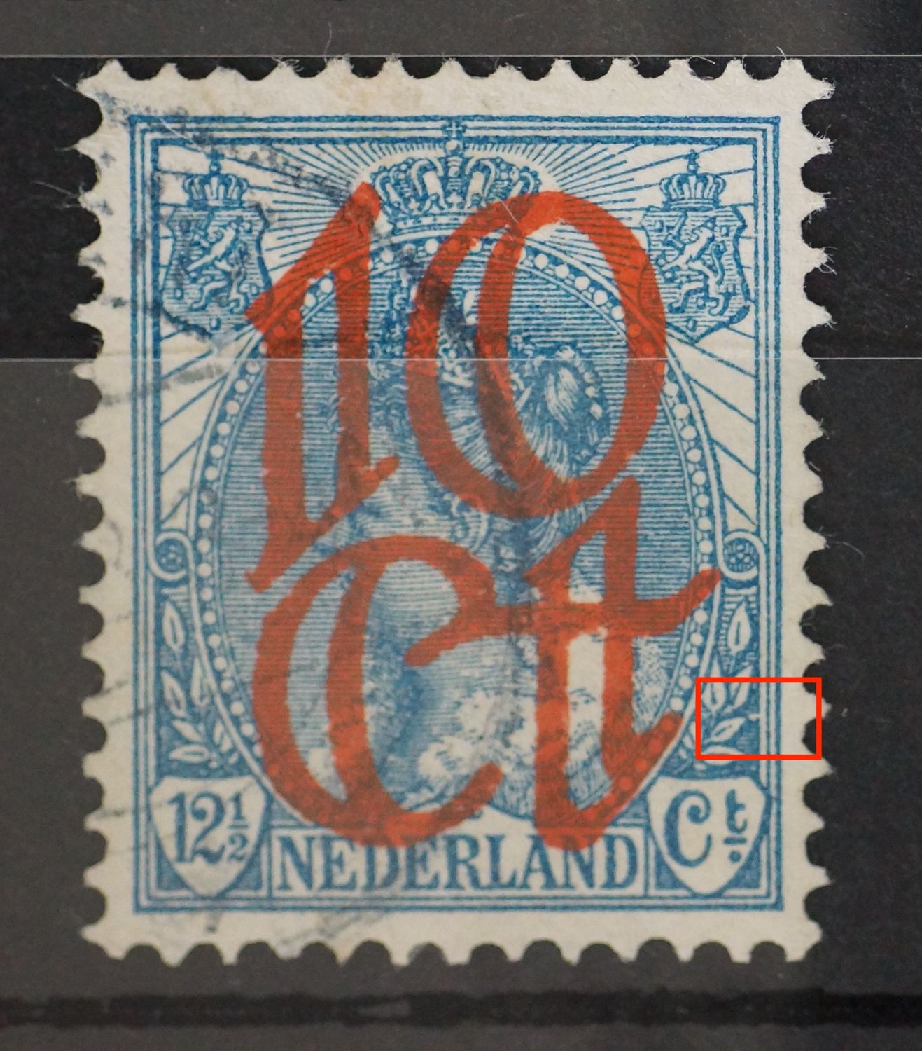 NVPH 118 - witte vlek bij blad rechts