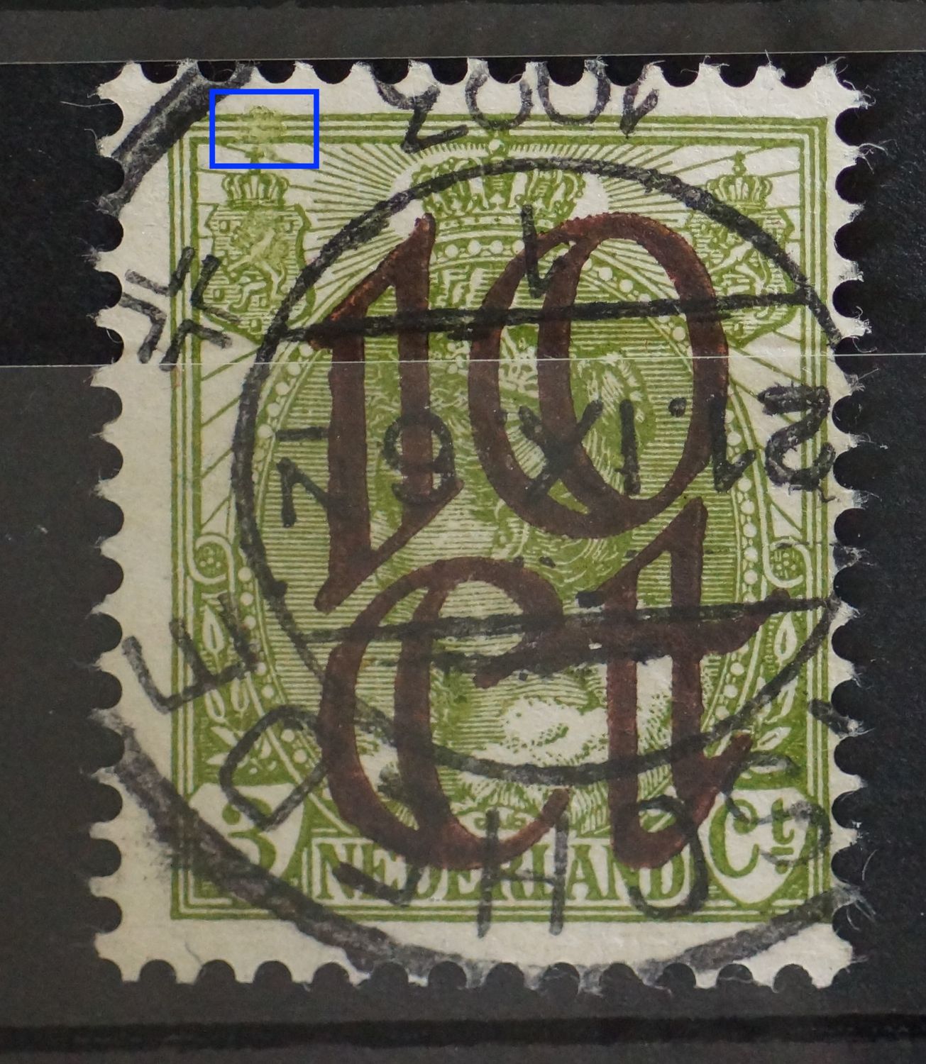 NVPH 116 - groene 'watervlek'  boven linker wapenschild