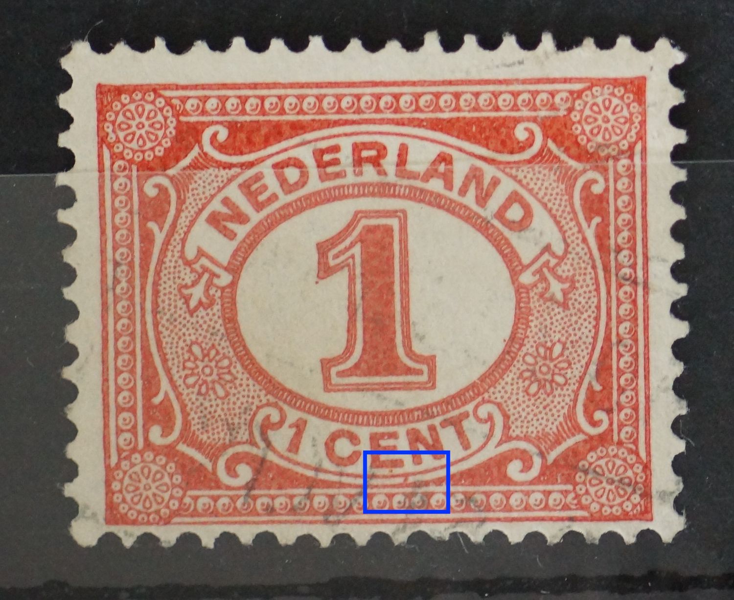 NVPH 51 - rode punt onder de E van CENT