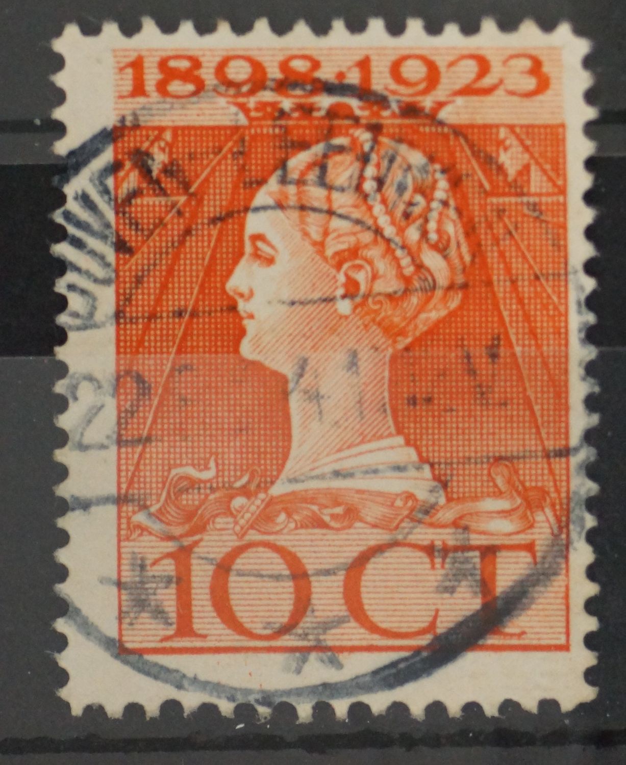 Boven-Leeuwen op NVPH 124 - vrij schaars