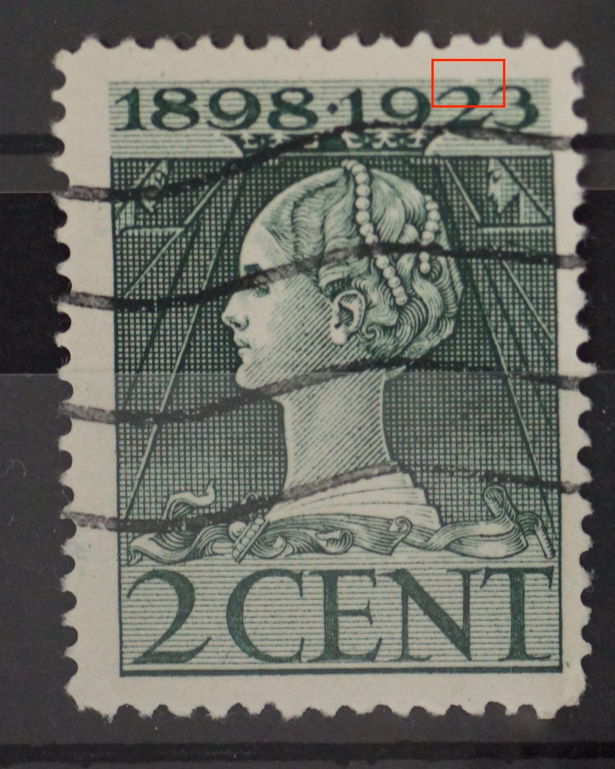 NVPH 121 - Gebroken arcering boven de 2 van 1923