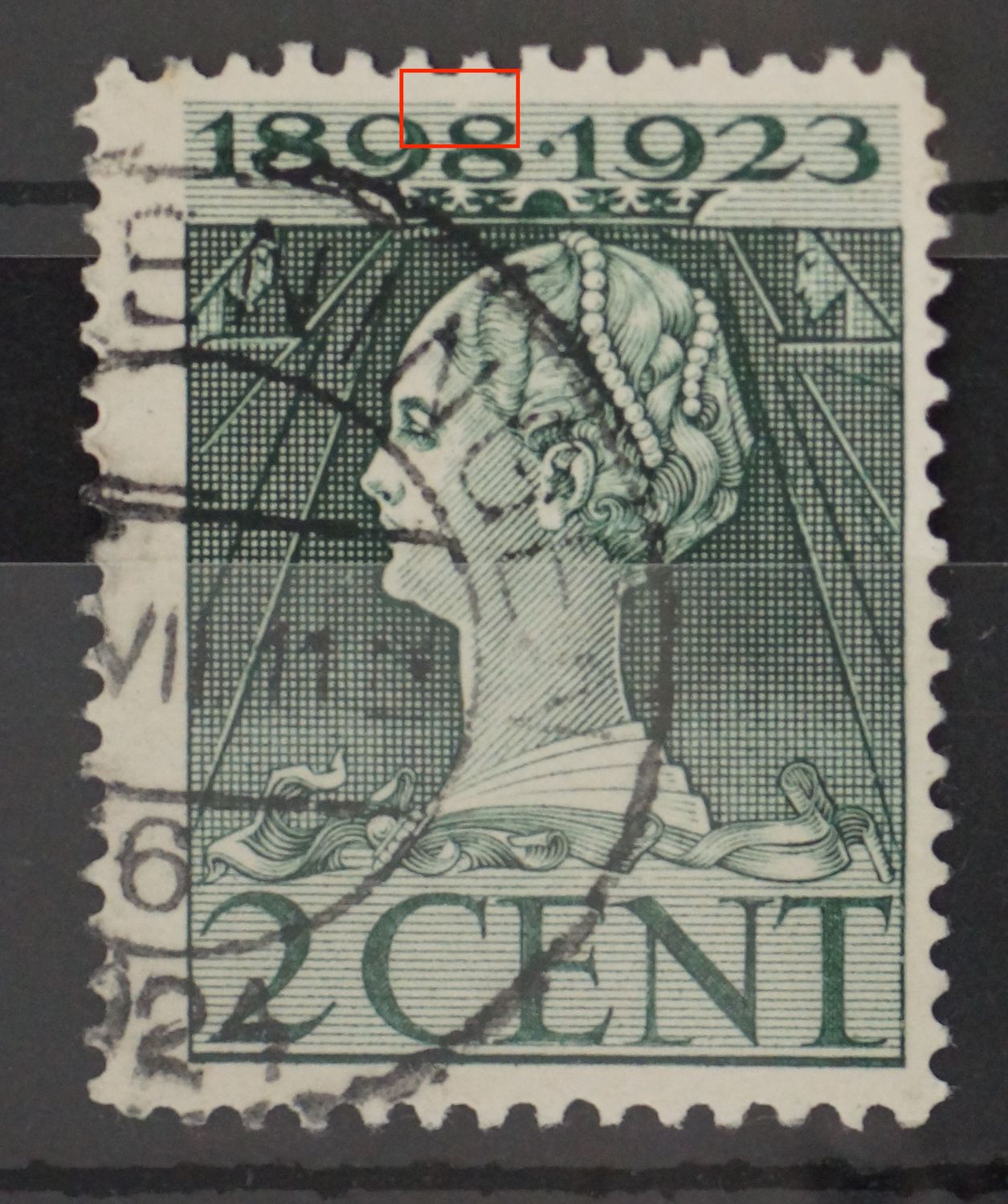 NVPH 121 - Breuk boven de 2e 8 van 1898