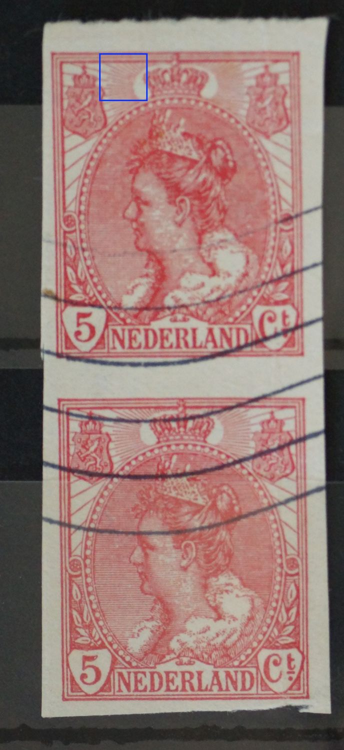 NVPH 82 (paar) - breuken in arcering bij linker wapenschild (bovenste zegel)