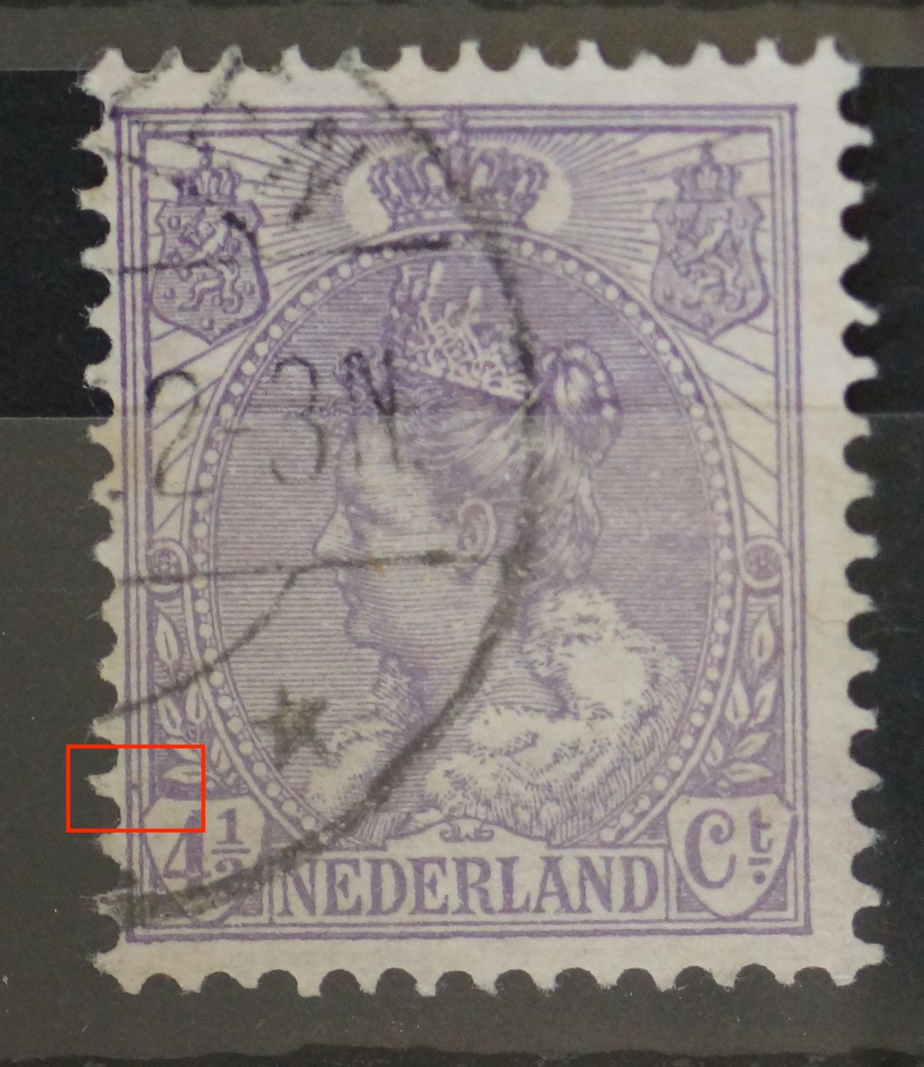 NVPH 59 - violette punt tussen kaderlijnen links