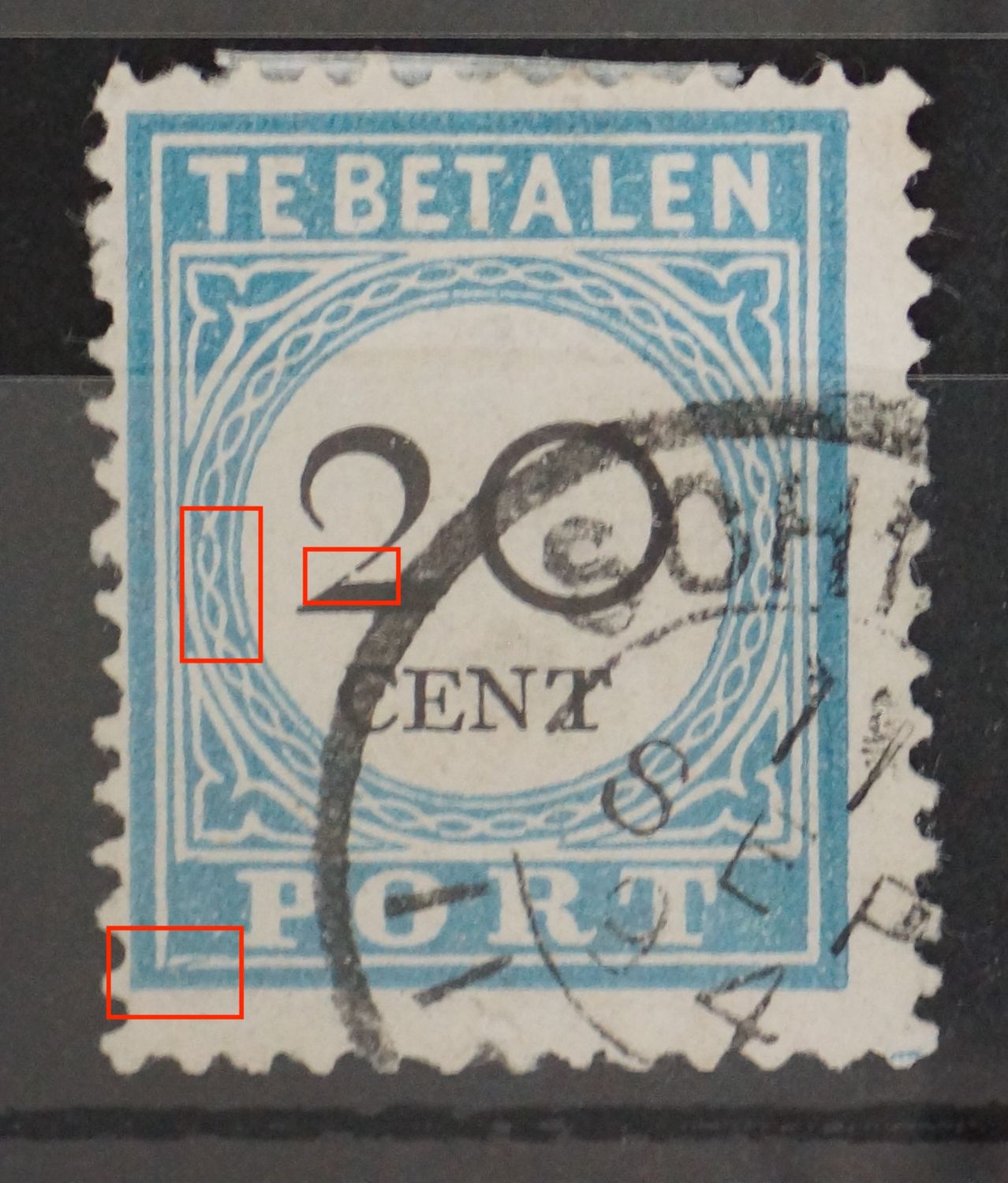NVPH P10 - blauwe vlekken/streepjes o.a. links en breuk in de 2 van @)