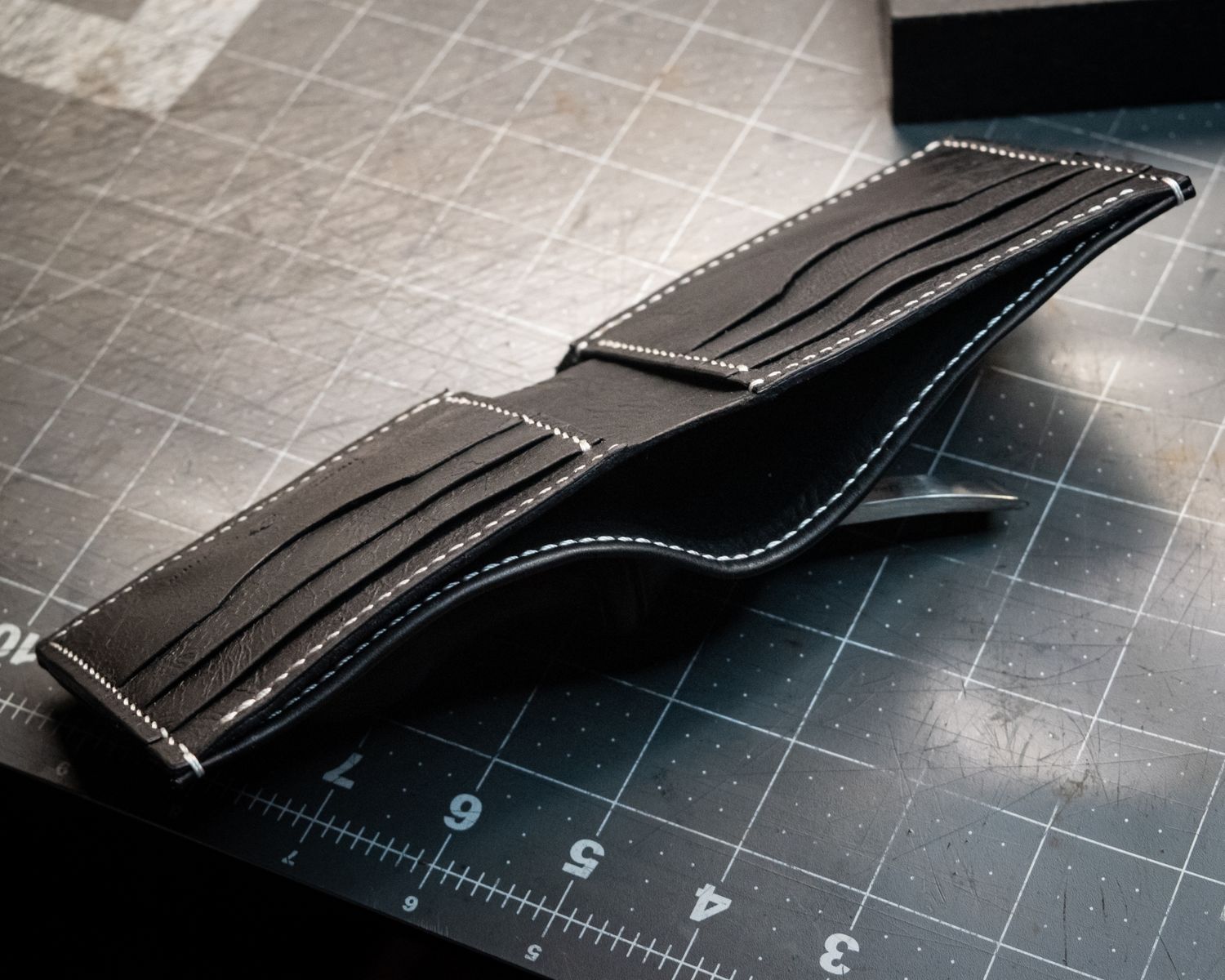 Classic Bifold Wallet - Rustic Black