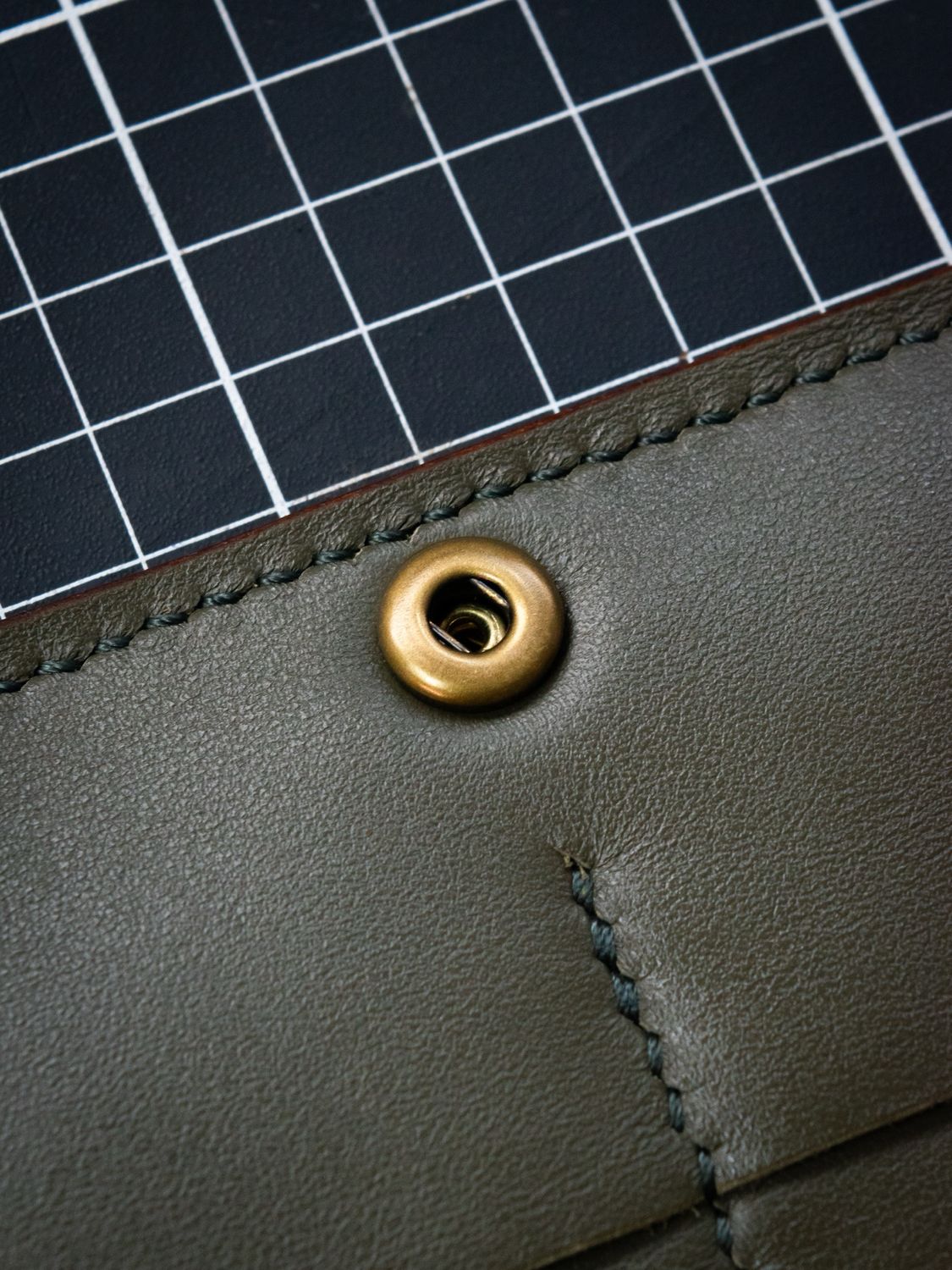 Continental Wallet - Olive Croc