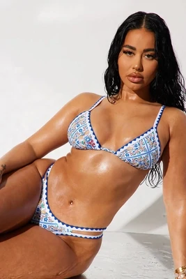 Ariana Bikini