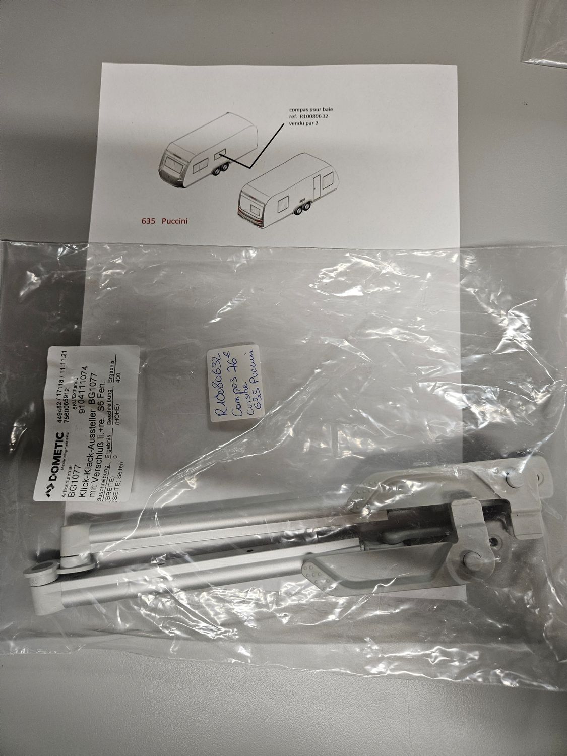 Compas pour baie cuisine 635 pucini vendu par 2