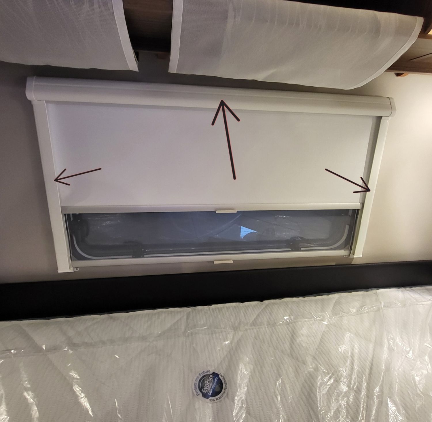 Store intérieur complet pour baie 