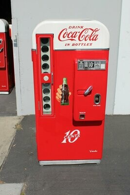 Vendo 81b Coca-Cola Machine