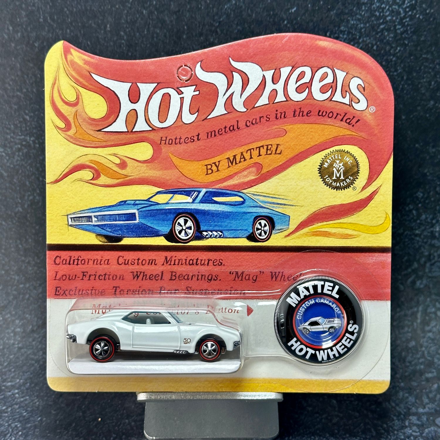 Hot Wheels 2018 50th Anniversary ENAMEL WHITE CUSTOM CAMARO TRIBUTE ~ w/Protector &amp; Metal Button